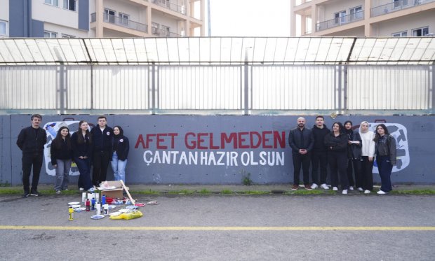 ATAÇ-DER’den Gençlere Anlamlı Mesaj: Afet Farkındalığı Duvarlara İşlendi